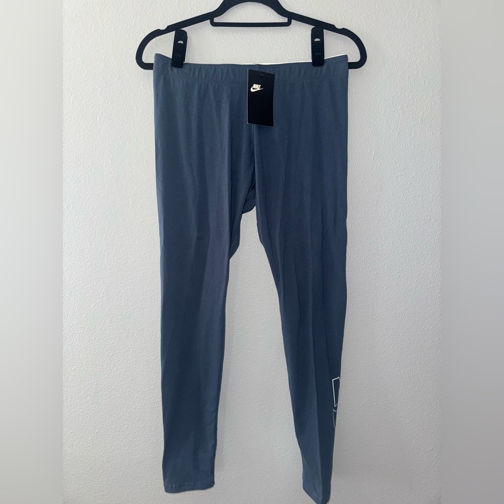Nike Women's Blue and White Active Workout Leggings